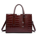 Bolsa Feminina em Couro Detalhado - Pague 1 Leve 3