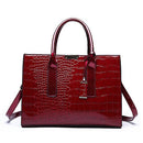 Bolsa Feminina em Couro Detalhado - Pague 1 Leve 3