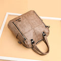 Bolsa Feminina Moderna em Couro
